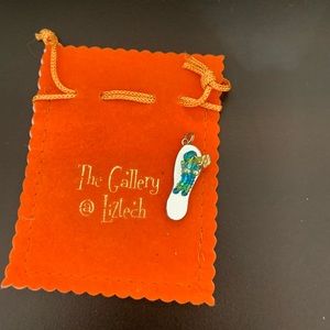 Liztech flip flip pendant